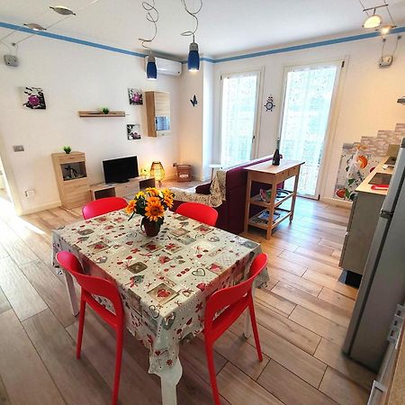 Butterfly Apt In Suna With Garage Verbania Zewnętrze zdjęcie