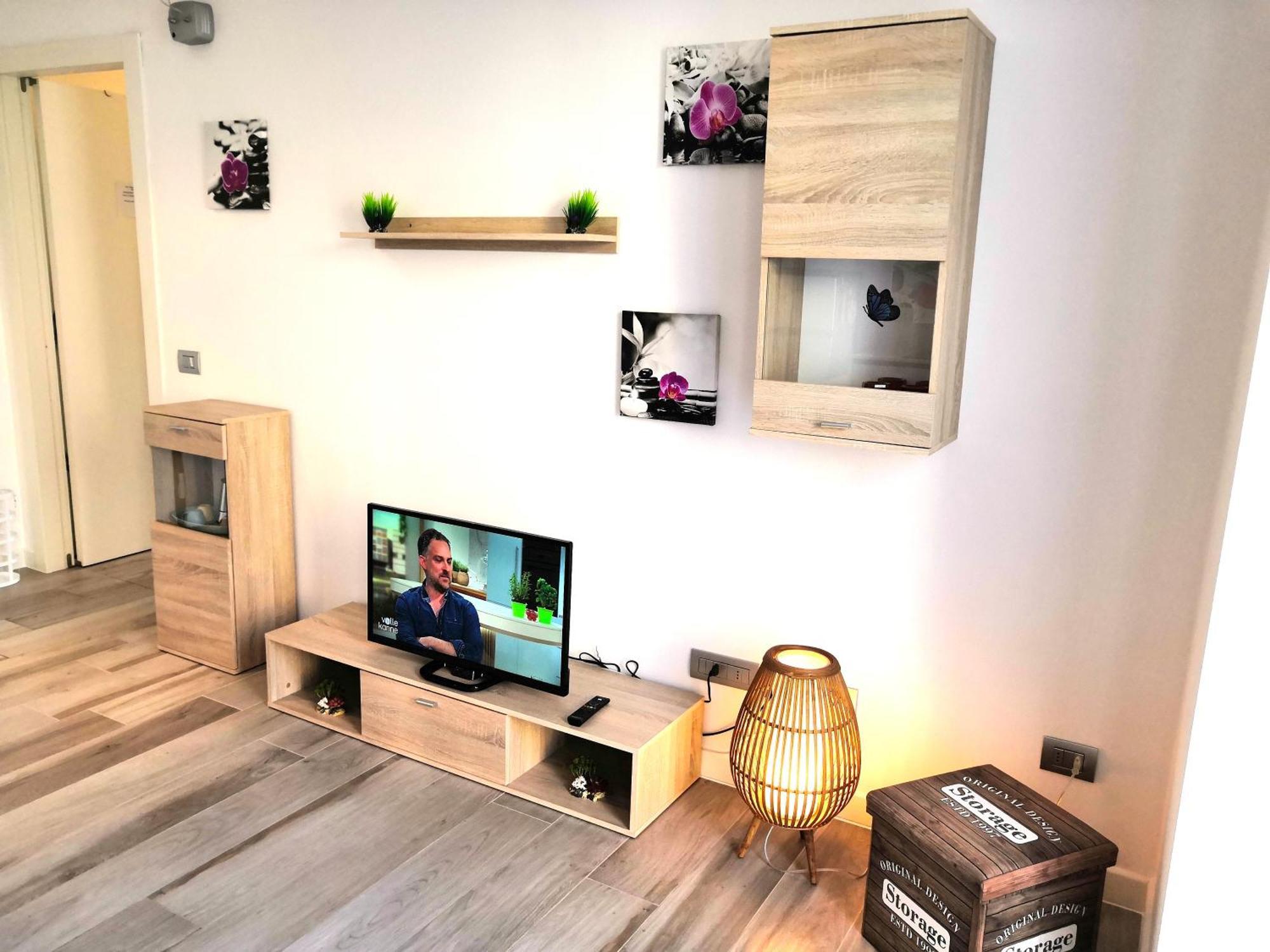 Butterfly Apt In Suna With Garage Verbania Zewnętrze zdjęcie