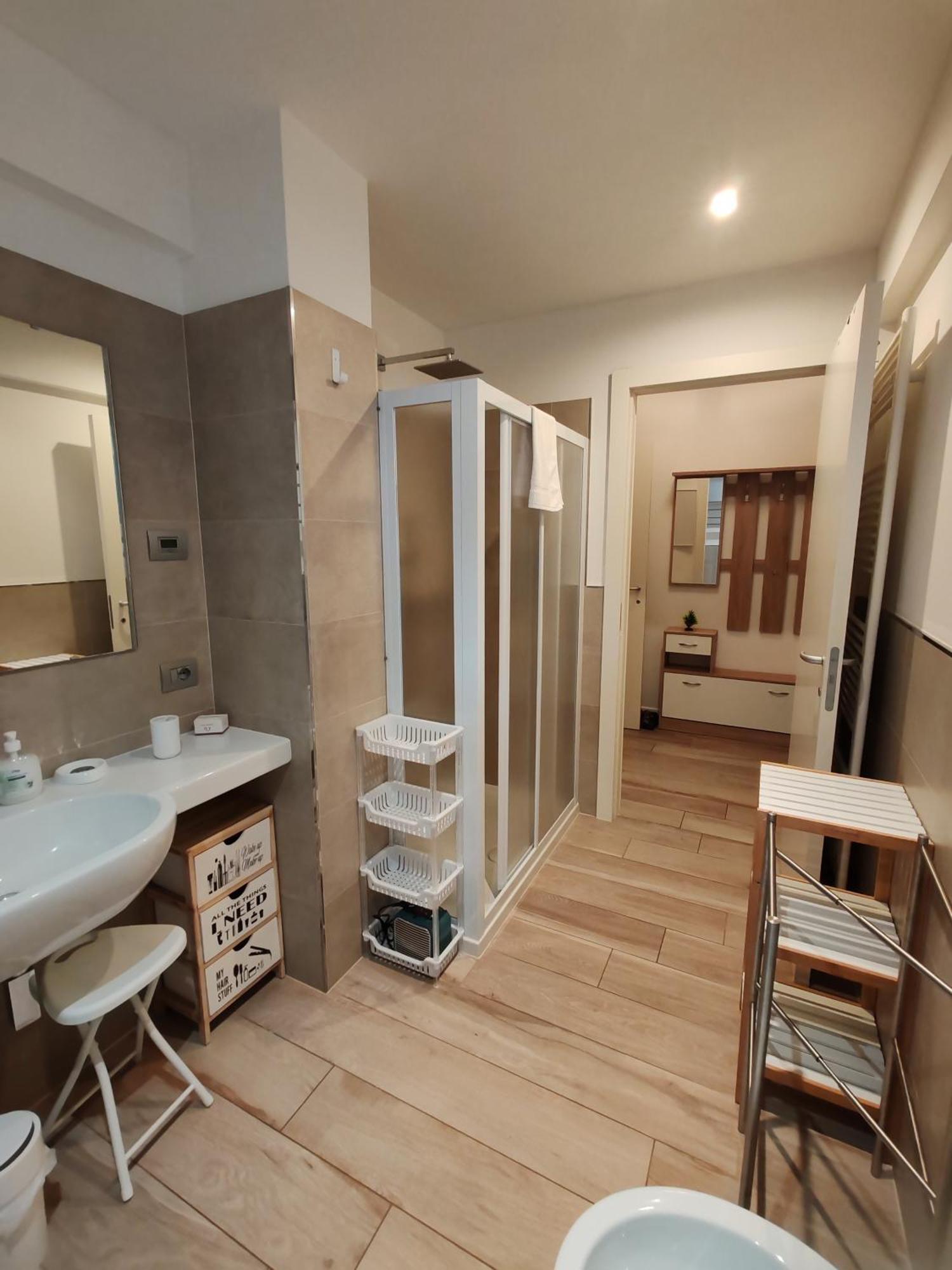Butterfly Apt In Suna With Garage Verbania Zewnętrze zdjęcie